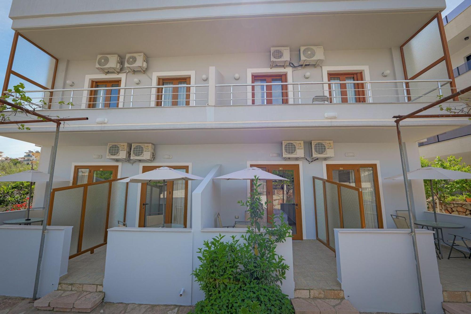 Guest House Moonlight Ksamil Exterior foto